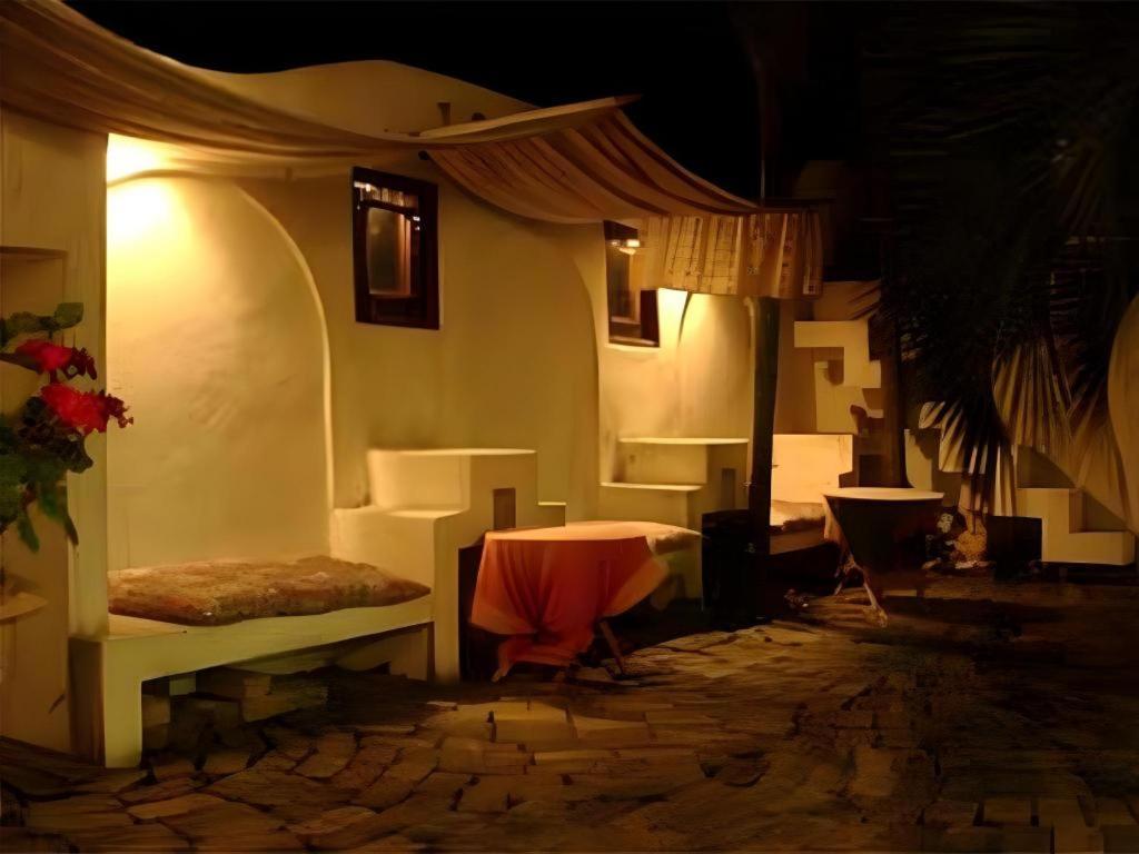 Arabian Art Hotel & Gallery Onjuku Eksteriør bilde