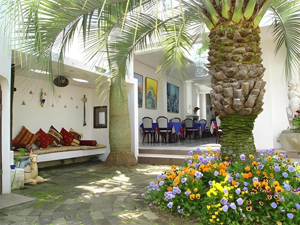 Arabian Art Hotel & Gallery Onjuku Eksteriør bilde