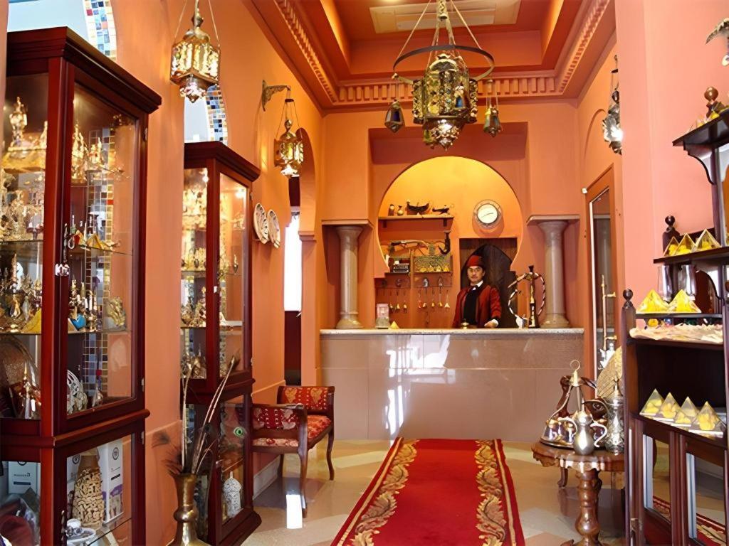 Arabian Art Hotel & Gallery Onjuku Eksteriør bilde