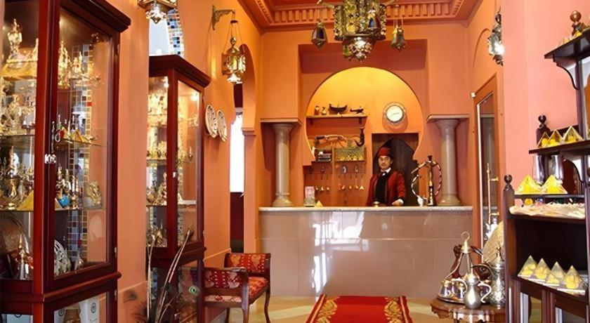 Arabian Art Hotel & Gallery Onjuku Eksteriør bilde