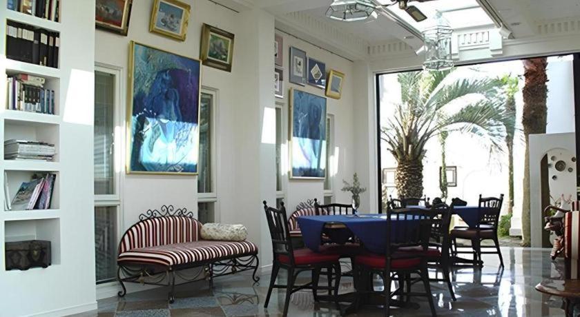 Arabian Art Hotel & Gallery Onjuku Eksteriør bilde